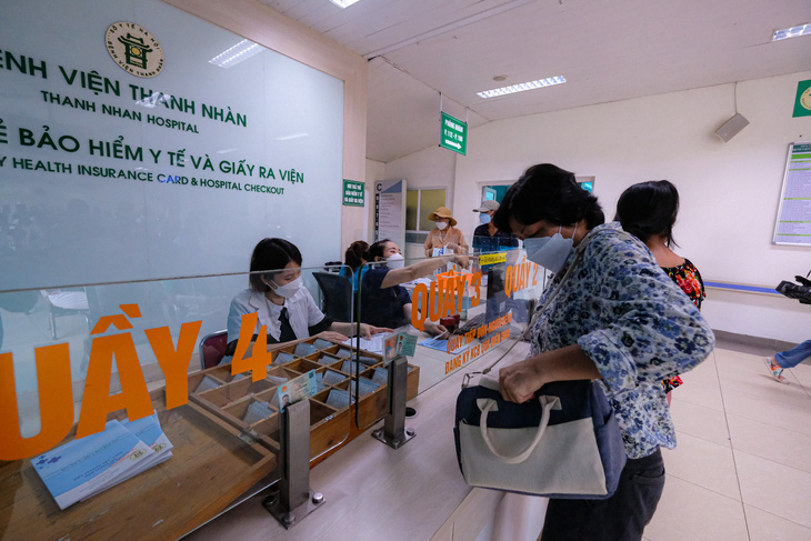Khu vực thanh toán bảo hiểm y tế Bệnh viện Thanh Nhàn (Hà Nội) - Ảnh minh họa: NAM TRẦN