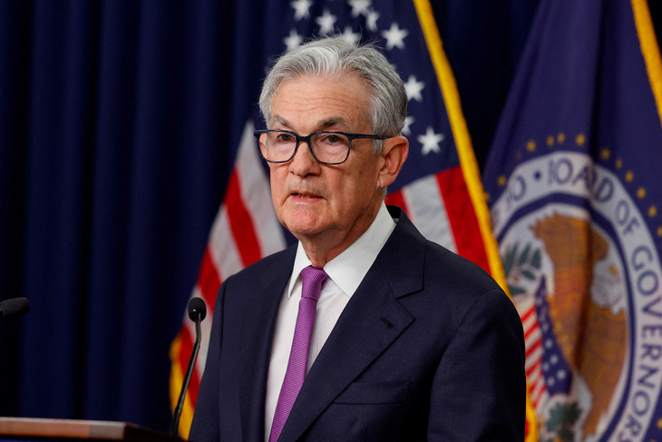 Chủ tịch Fed Jerome Powell trong cuộc họp báo thông báo không tăng lãi suất ở Washington, ngày 20-9 - Ảnh: REUTERS