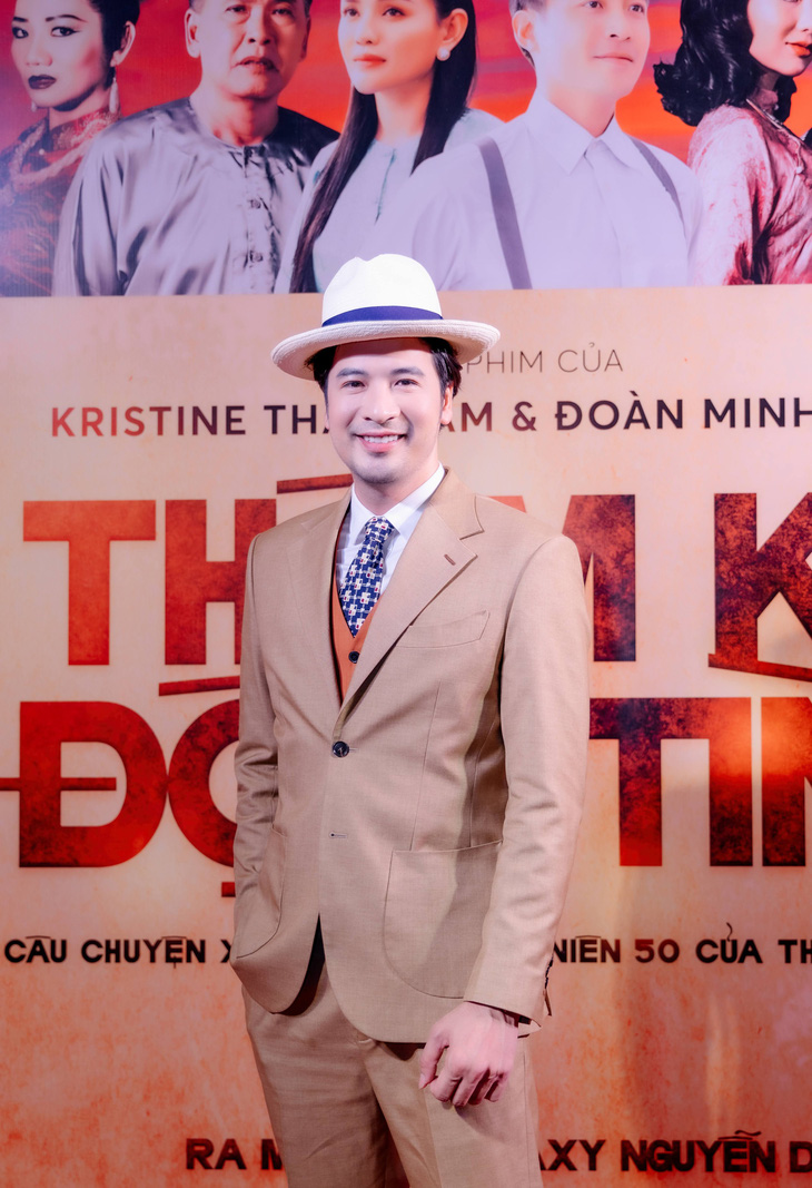 Vừa đảm nhận vai nam chính, Đoàn Minh Tài còn giữ vị trí nhà sản xuất phim cùng diễn viên Kristine Thảo Lâm. Nam diễn viên cho biết anh cảm thấy rất áp lực khi thị trường phim ảnh ngày càng có nhiều sự cạnh tranh