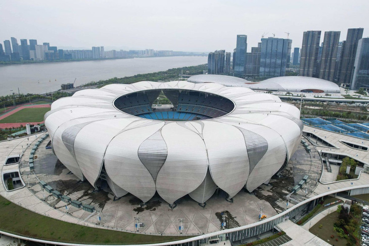 Sân Công viên Thể thao Hàng Châu - nơi diễn ra lễ khai mạc Asiad 19 - Ảnh: AFP