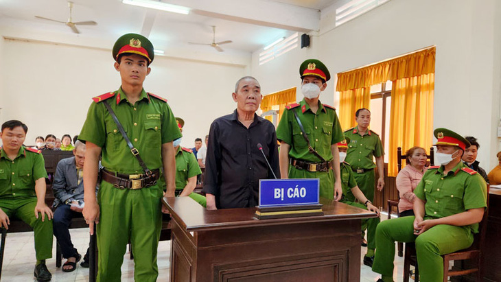 Nguyễn Văn Nguyên bị tòa tuyên án tử hình về tội giết người, cướp tài sản và đốt nhà bạn nhậu - Ảnh: LÊ VINH