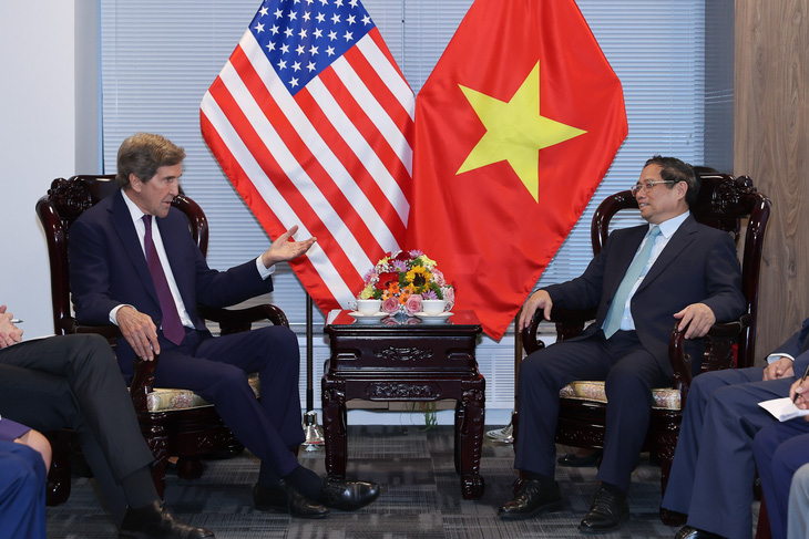 Thủ tướng Phạm Minh Chính tiếp Đặc phái viên tổng thống Mỹ về khí hậu, ông John Kerry - Ảnh: NHẬT BẮC