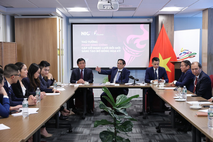 Thủ tướng Phạm Minh Chính, Bộ trưởng Bộ Kế hoạch và Đầu tư Nguyễn Chí Dũng tại cuộc gặp Mạng lưới Đổi mới sáng tạo Việt Nam tại Mỹ ngày 22-9 - Ảnh: NHẬT BẮC