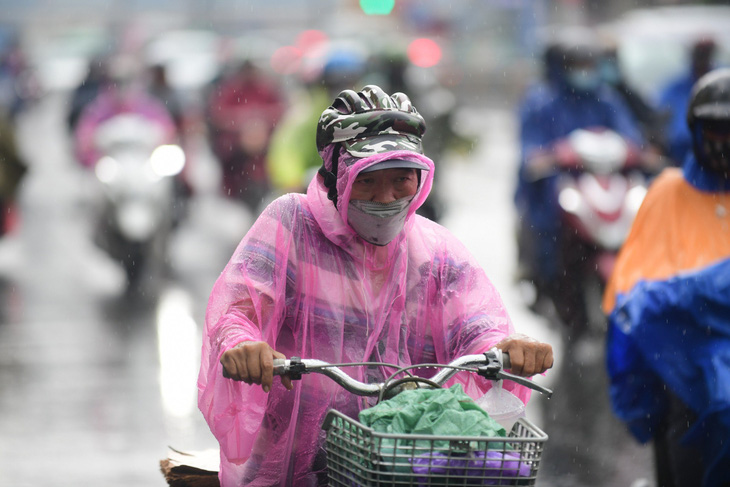 Hôm nay gió mùa mạnh lên, Nam Bộ thời tiết mưa nhiều hơn - Ảnh: QUANG ĐỊNH