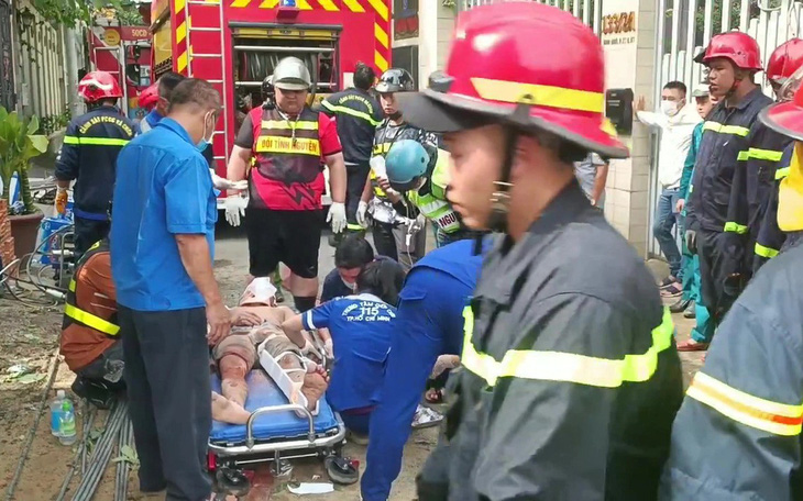 Sập nhà 4 tầng ở quận Bình Thạnh: 2 nạn nhân bị thương nặng, 1 người giập phổi