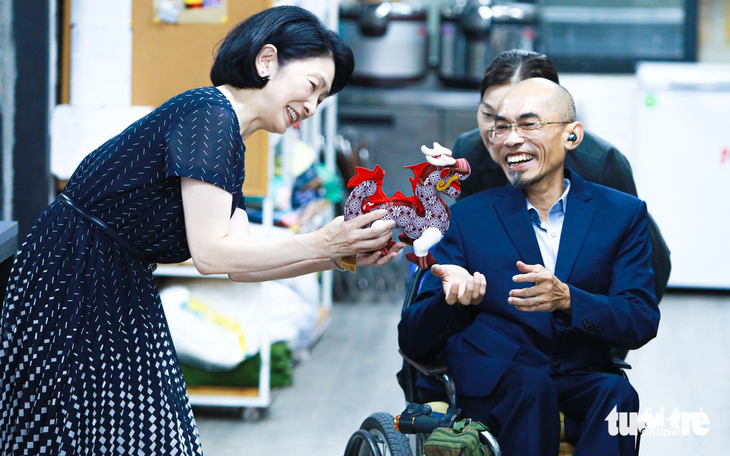 Chuyện chưa kể khi công nương Nhật Bản thăm người khuyết tật Việt Nam