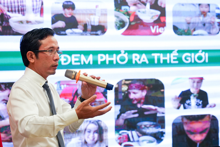 Ông Trần Xuân Toàn cho biết Festival Phở Vietnam 2023 sắp diễn ra tại Tokyo là hoạt động thiết thực hưởng ứng kỷ niệm 50 năm thiết lập quan hệ ngoại giao Việt Nam - Nhật Bản - Ảnh: HỮU HẠNH
