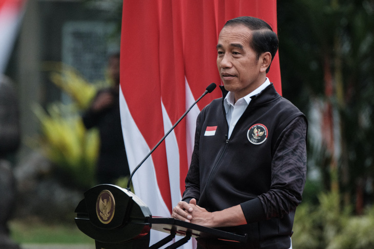 Tổng thống Indonesia Joko Widodo thông báo các quy định mới về hoạt động mua bán hàng trên mạng xã hội nhằm bảo vệ hoạt động kinh doanh của các doanh nghiệp địa phương - Ảnh: AFP