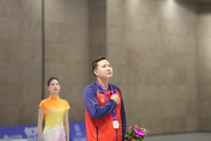 Xạ thủ Ngô Hữu Vương giành HCB môn bắn súng nội dung 10m bia di động - Ảnh: HUY ĐĂNG