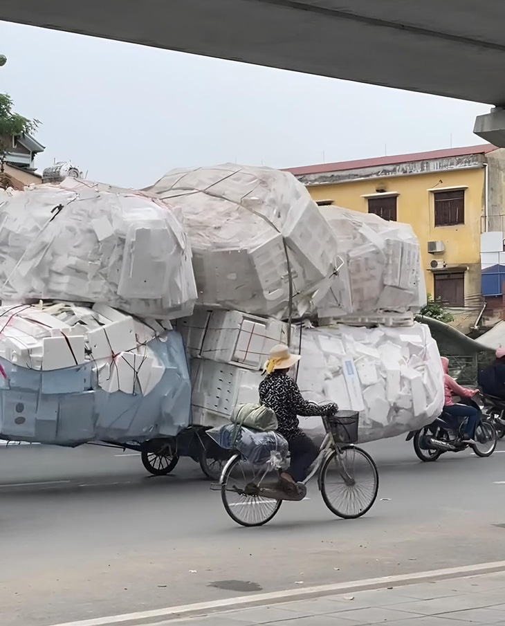 Phen này mấy anh container &quot;ế&quot;.