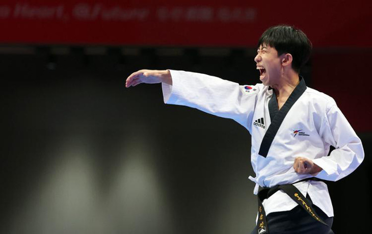 Võ sĩ Kang Wan Jin đã mang về cho Hàn Quốc tấm huy chương vàng ở Asiad 19 - Ảnh: Yonhap