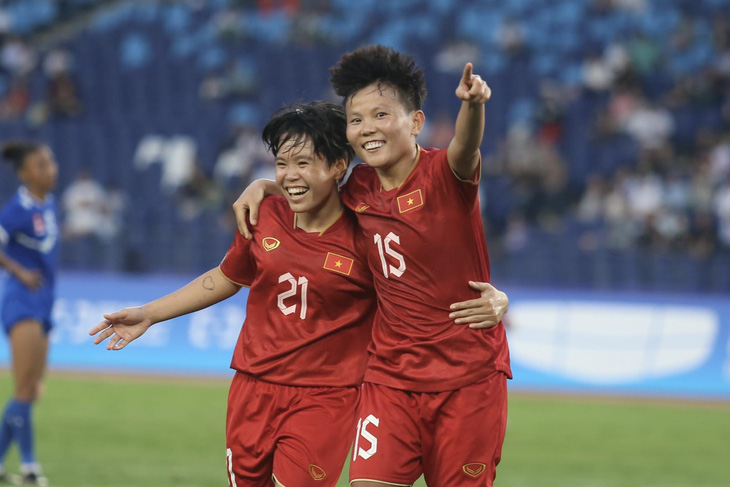 Niềm vui chiến thắng của đội tuyển nữ Việt Nam - Ảnh: ĐỨC KHUÊ
