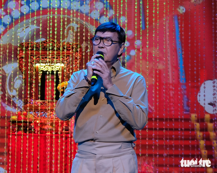 Nghệ sĩ Thanh Điền hát trong chương trình Ngọn lửa truyền thừa - Ảnh: LINH ĐOAN