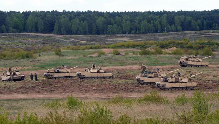 Lô xe tăng Abrams M1 của Mỹ mà Ukraine mới nhận được - Ảnh: AFP