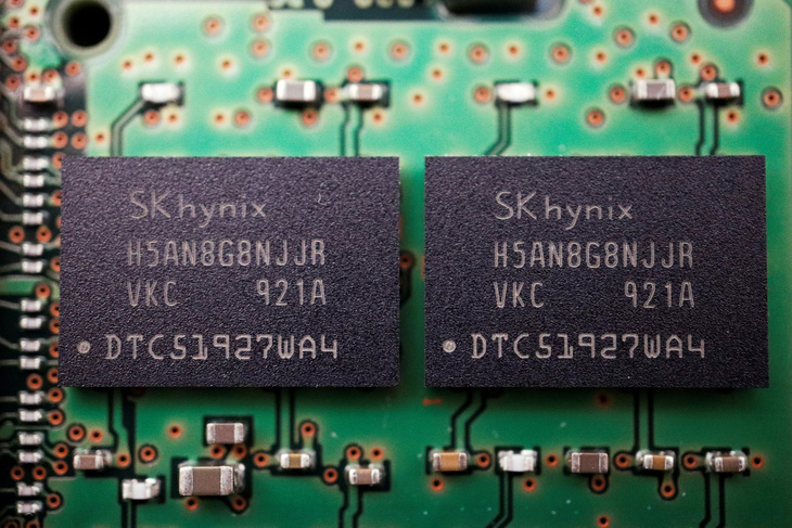 Chip của hãng SK Hynix (Hàn Quốc). Ảnh: Reuters