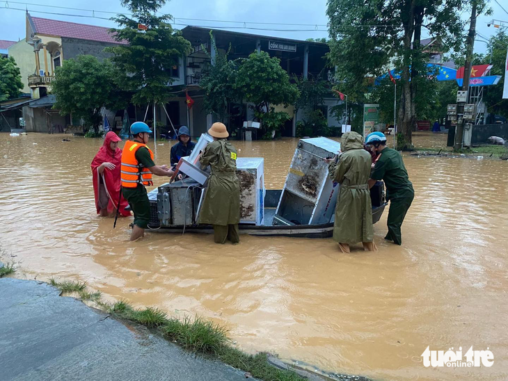 Các địa phương theo dõi chặt chẽ diễn biến tại các điểm có nguy cơ sạt lở đất, chuẩn bị phương án và sẵn sàng di dời người, tài sản - Ảnh: N.THẮNG