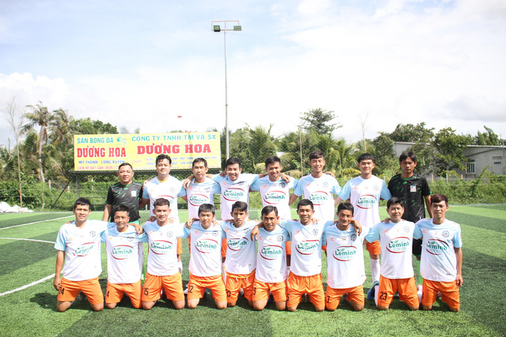 Đội hình Công đoàn An Giang trẻ trung tham dự Giải bóng đá công nhân toàn quốc 2023 - Ảnh: C.H.