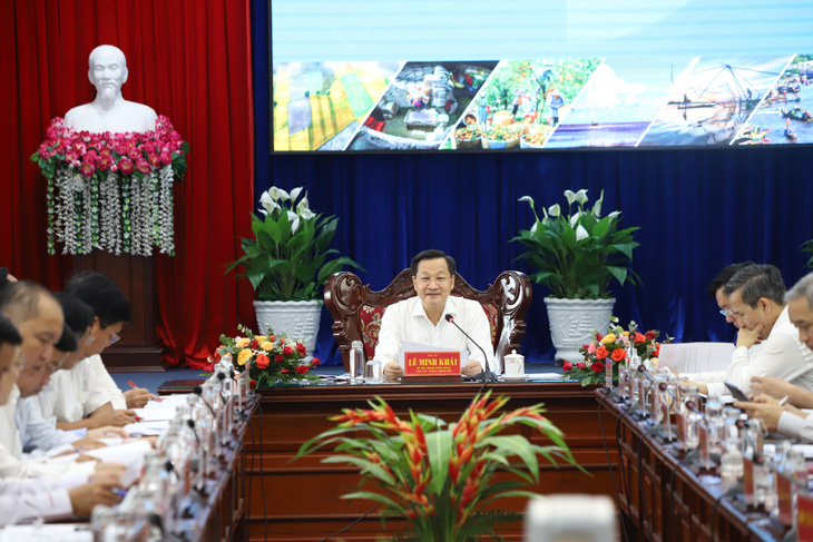Phó thủ tướng Lê Minh Khái chủ trì hội nghị lần thứ nhất Hội đồng điều phối vùng Đồng bằng sông Cửu Long sáng 27-9 - Ảnh: CHÍ QUỐC