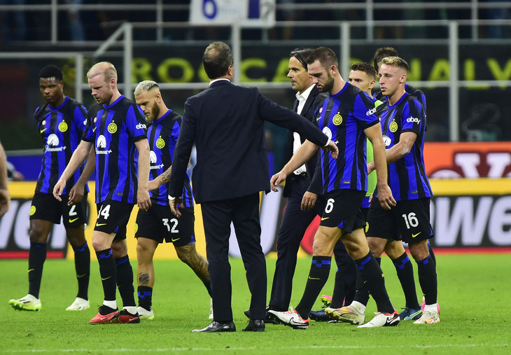Inter Milan nhận thất bại đầu tiên ở mùa giải này - Ảnh: REUTERS