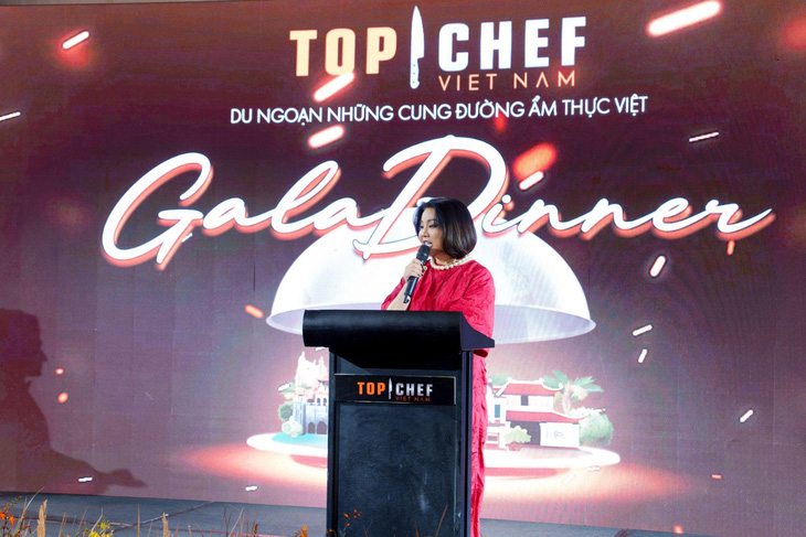 Bà Lê Hạnh, giám đốc sản xuất Top Chef Việt Nam, phát biểu tại sự kiện