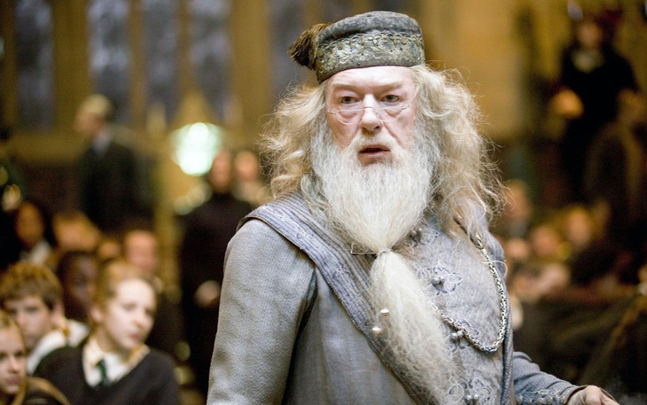 Diễn viên Harry Potter thương tiếc "giáo sư Dumbledore"