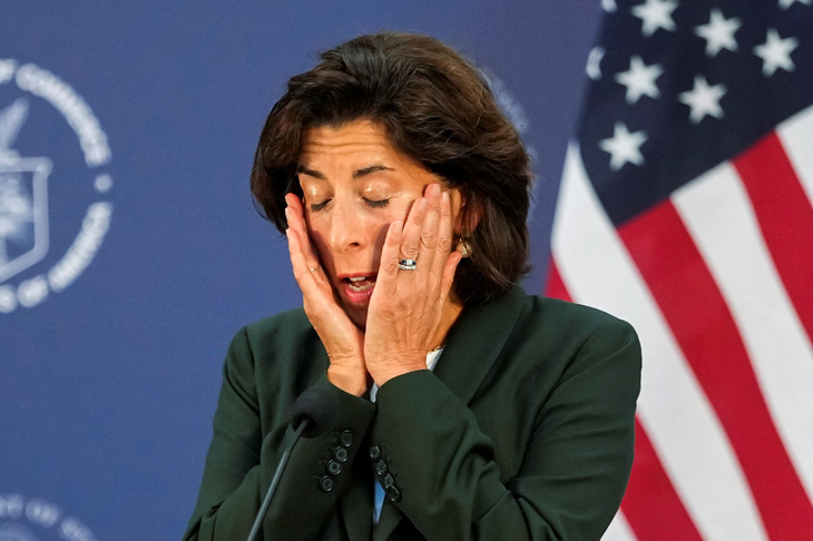 Bộ trưởng Thương mại Mỹ Gina Raimondo - Ảnh: REUTERS