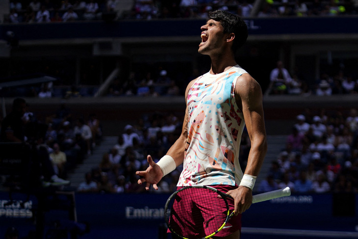 Carlos Alcaraz dễ dàng giành quyền vào vòng 4 Giải quần vợt Mỹ mở rộng 2023 - Ảnh: REUTERS