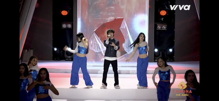 Phần trình diễn của Jack ở Vietnam Idol tập 9
