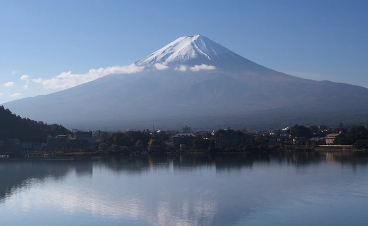 Các nhà nghiên cứu tìm thấy hạt vi nhựa trong các đám mây ở đỉnh và chân núi Phú Sĩ - Ảnh: Nikkei
