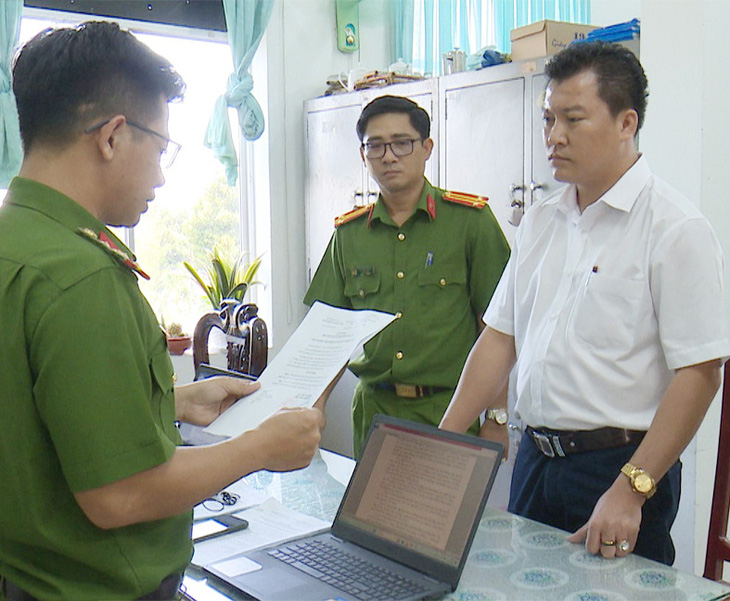 Nguyễn Minh Tân bị bắt về hành vi lừa đảo chiếm đoạt tài sản gần 26 tỉ đồng - Ảnh: VŨ PHONG