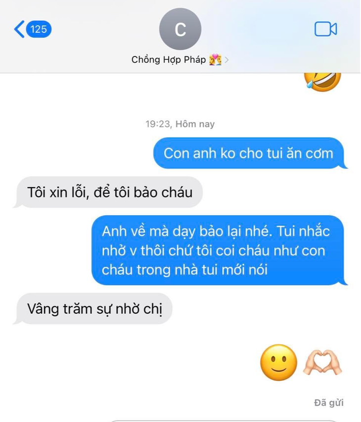 Đoạn tin nhắn của Phan Mạnh Quỳnh và vợ - Ảnh: NVCC