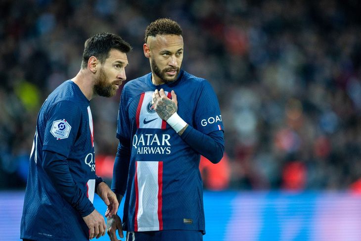 Messi (trái) và Neymar khi còn khoác áo PSG - Ảnh: CORBIS