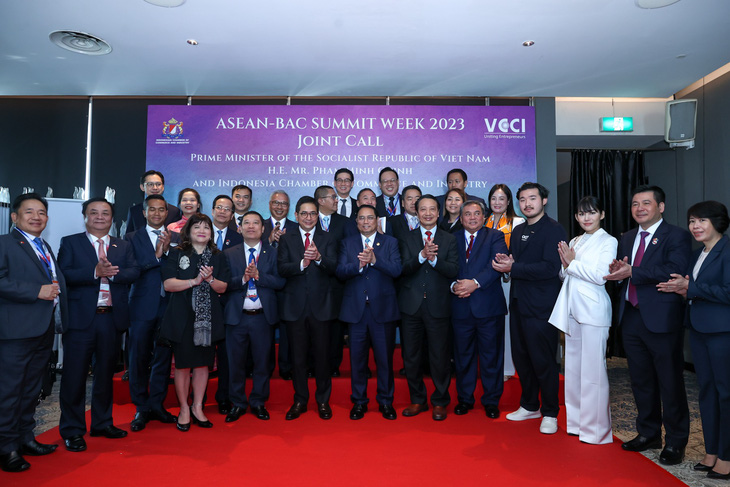 Thủ tướng Phạm Minh Chính trong cuộc gặp lãnh đạo các doanh nghiệp tiêu biểu Indonesia và Việt Nam - Ảnh: NHẬT BẮC