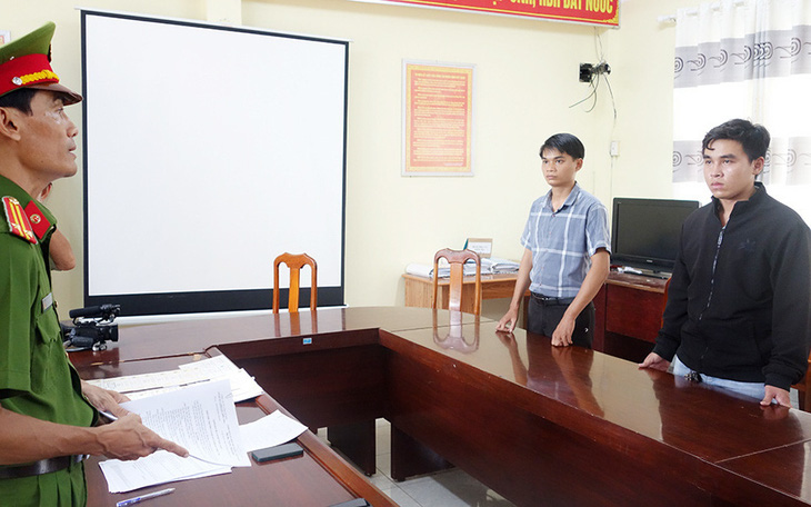 Bắt 2 người làm giả tài liệu, văn bằng bán cho sinh viên ở An Giang