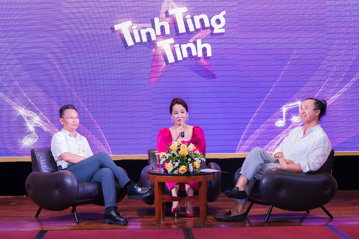 Nhạc sĩ Lê Minh Sơn (bìa phải), nhạc sĩ Giáng Son (giữa) và nhà báo Lâm Thanh - giám đốc điều hành VTV8 giải đáp về cuộc thi - Ảnh: BTC