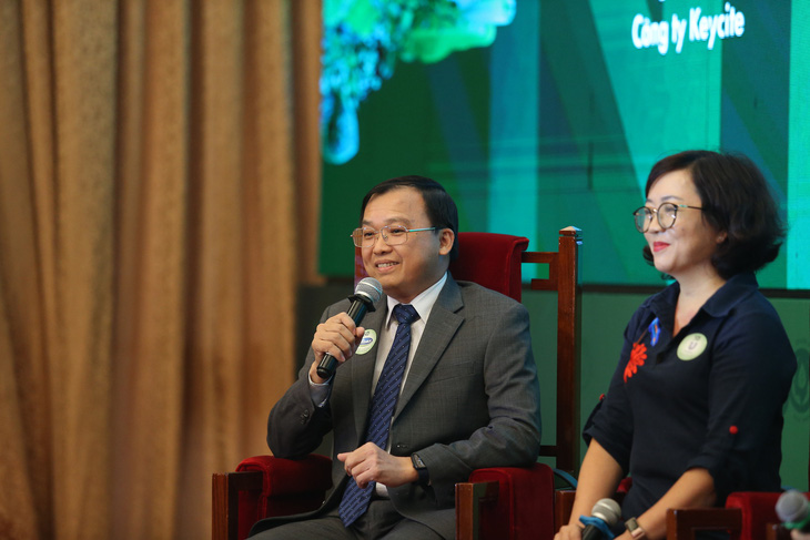 Ông Lê Thành Liêm - giám đốc Điều hành tài chính Vinamilk - chia sẻ về thực tế triển khai các chiến lược phát triển bền vững tại Vinamilk - Ảnh: VINAMILK