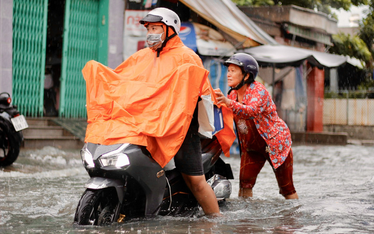 Thời tiết hôm nay 6-9: Nam Bộ, Trung Bộ mưa to
