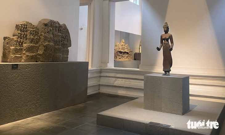 Bảo vật quốc gia tượng Bồ tát Tara là hiện vật bằng đồng duy nhất ở Bảo tàng Điêu khắc Chăm Đà Nẵng - Ảnh: TRƯỜNG TRUNG