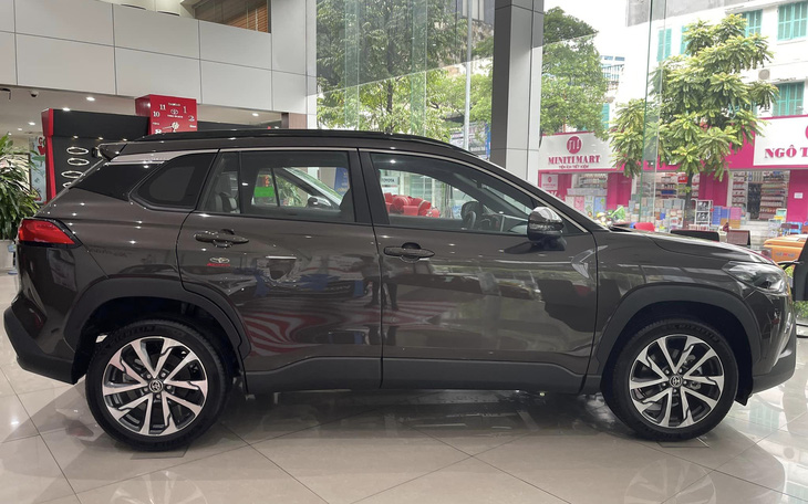 Tin tức giá xe: Toyota Corolla Cross tăng giá, dọn đường cho Yaris Cross sắp ra mắt