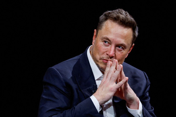 Tỉ phú Elon Musk có thể đã ngắt kết nối vệ tinh để ngăn xuồng không người lái Ukraine tấn công Hạm đội Biển Đen - Ảnh: REUTERS