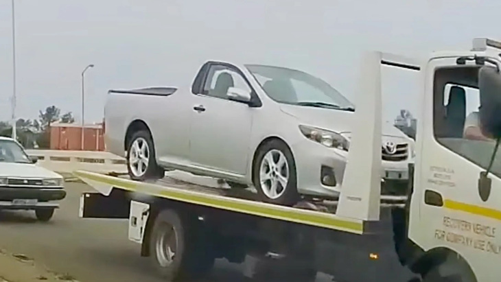 Corolla pickup model spotted in South Africa - Photo: Cars.co.za