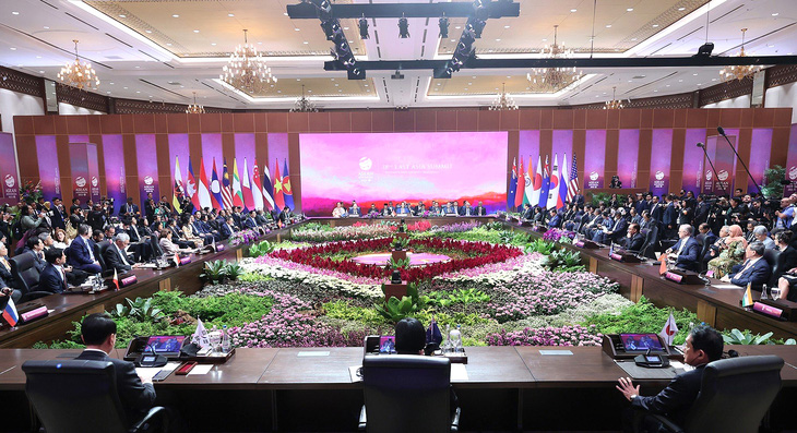 Khung cảnh tại Hội nghị cấp cao Đông Á - Ảnh: D.GIANG