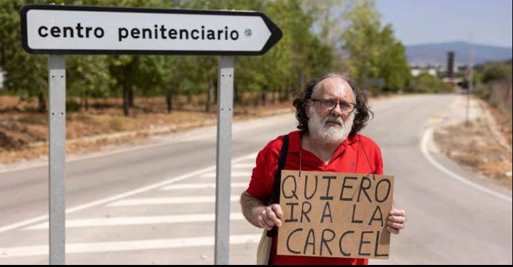 Ông Justo Márquez &quot;biểu tình&quot; để được đi tù.