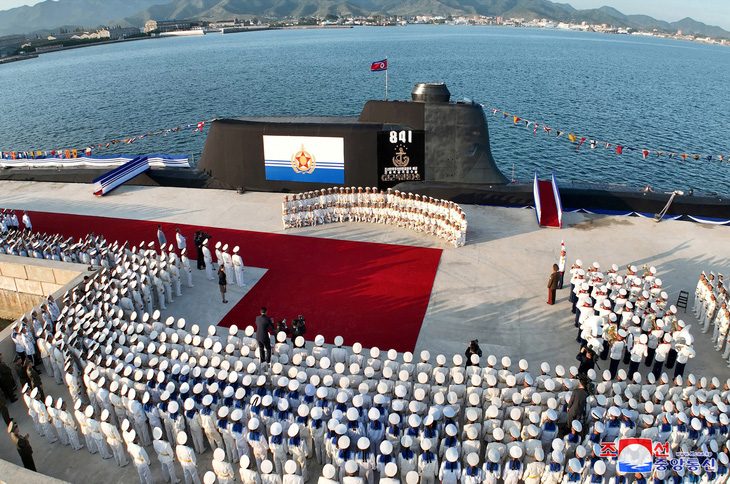 Triều Tiên tổ chức lễ hạ thủy cho tàu ngầm mới trong ngày 6-9 - Ảnh: KCNA