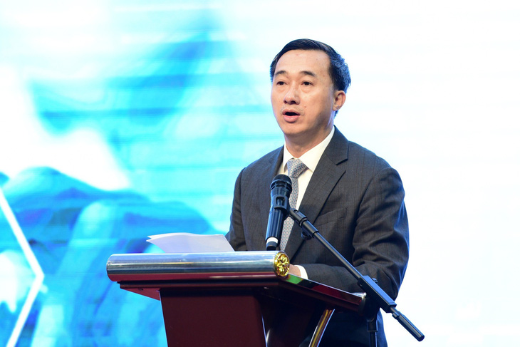 Thứ trưởng Bộ Y tế Trần Văn Thuấn phát biểu tại hội nghị - Ảnh: DUYÊN PHAN