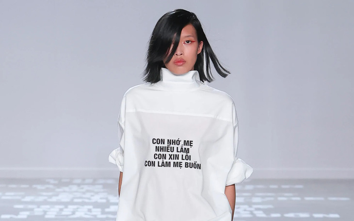 Peter Do mang tiếng Việt lên sàn diễn New York Fashion Week