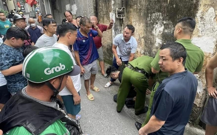 Bắt nghi phạm cướp giật tiệm vàng ở Hà Nội