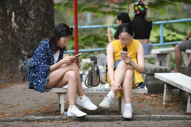 Social networks attract women today - Photo: Quang Dinh Social networks attract women today - Photo: Quang Dinh