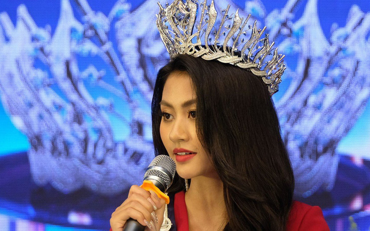Vừa đăng quang, Hoa hậu Hoàn vũ Bùi Thị Xuân Hạnh đã xin lỗi, mong khán giả rộng lòng