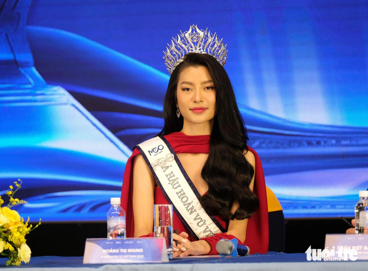 Á hậu Hoàng Thị Nhung cho rằng ngôi vị hoa hậu xứng đáng với Bùi Thị Xuân Hạnh - Ảnh: MAI VINH